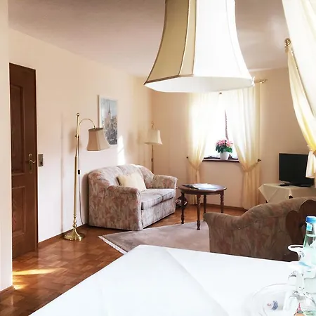 Krone Hotel Laudenbach (Bavaria)